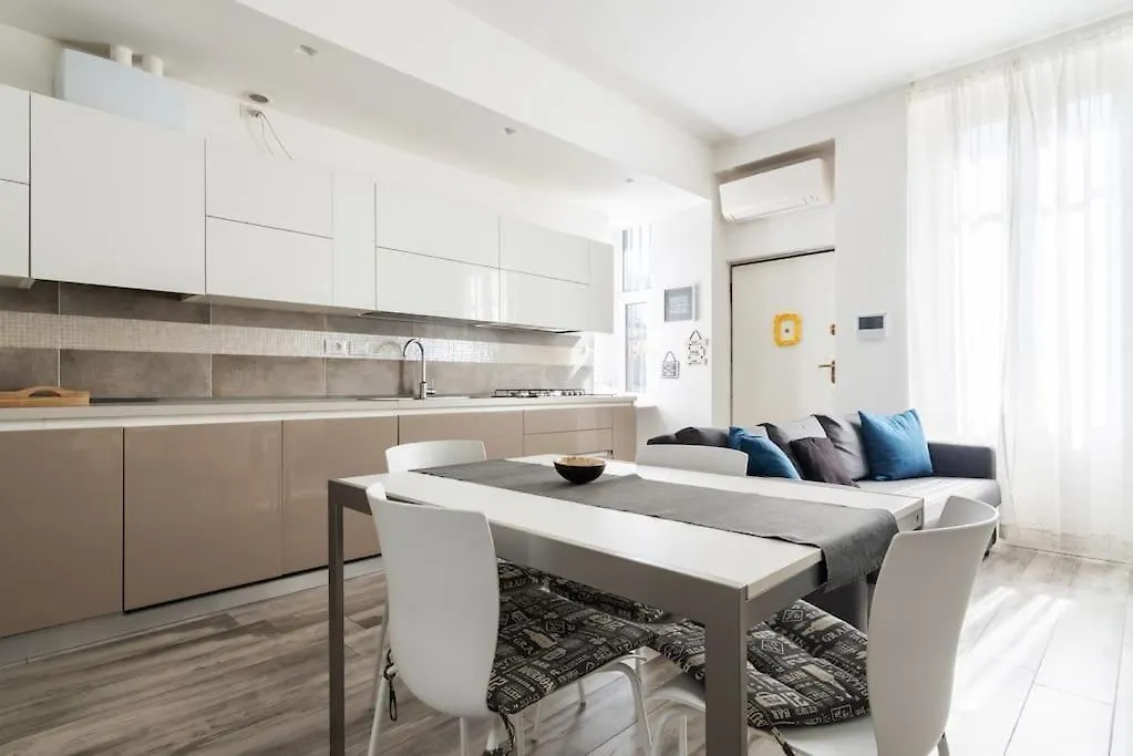 Bilocale - La Ringhiera Dell'Isola Apartment Milan
